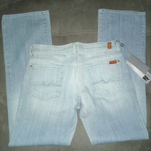 NWT 7 For All Mankind Mid-Rise Light Wash Wide Leg Jean - Size 29/30